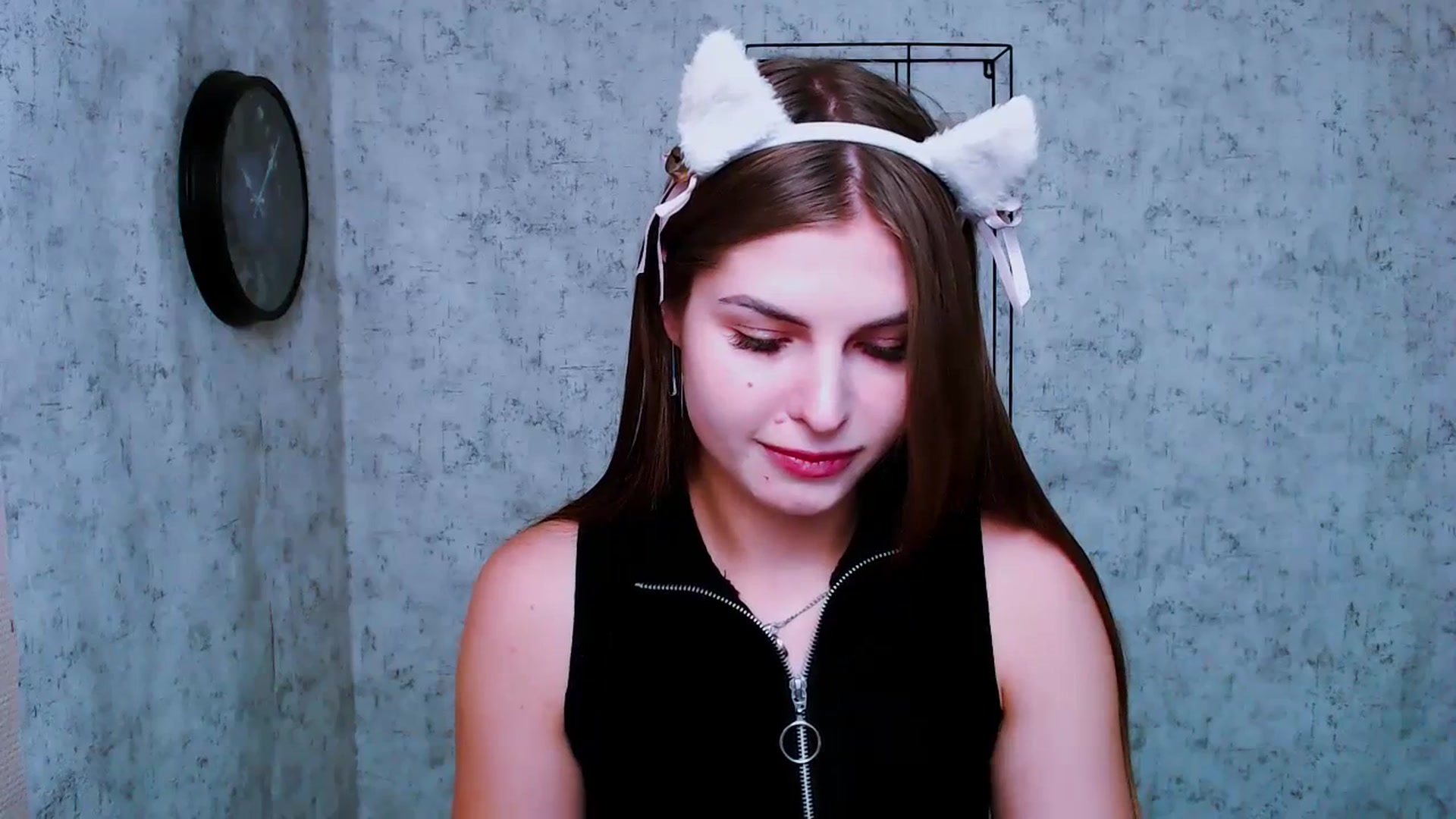 Gallery image thumbnail from PrettyTeilor_'s myfreecams stream on, 06/30/2023, 15:18 image 10 of 20