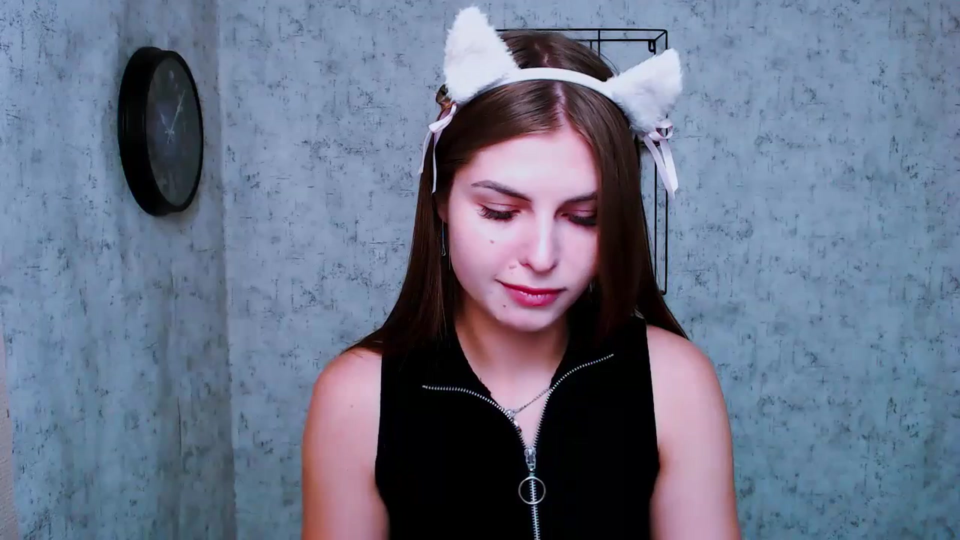 Gallery image thumbnail from PrettyTeilor_'s myfreecams stream on, 06/30/2023, 15:18 image 16 of 20