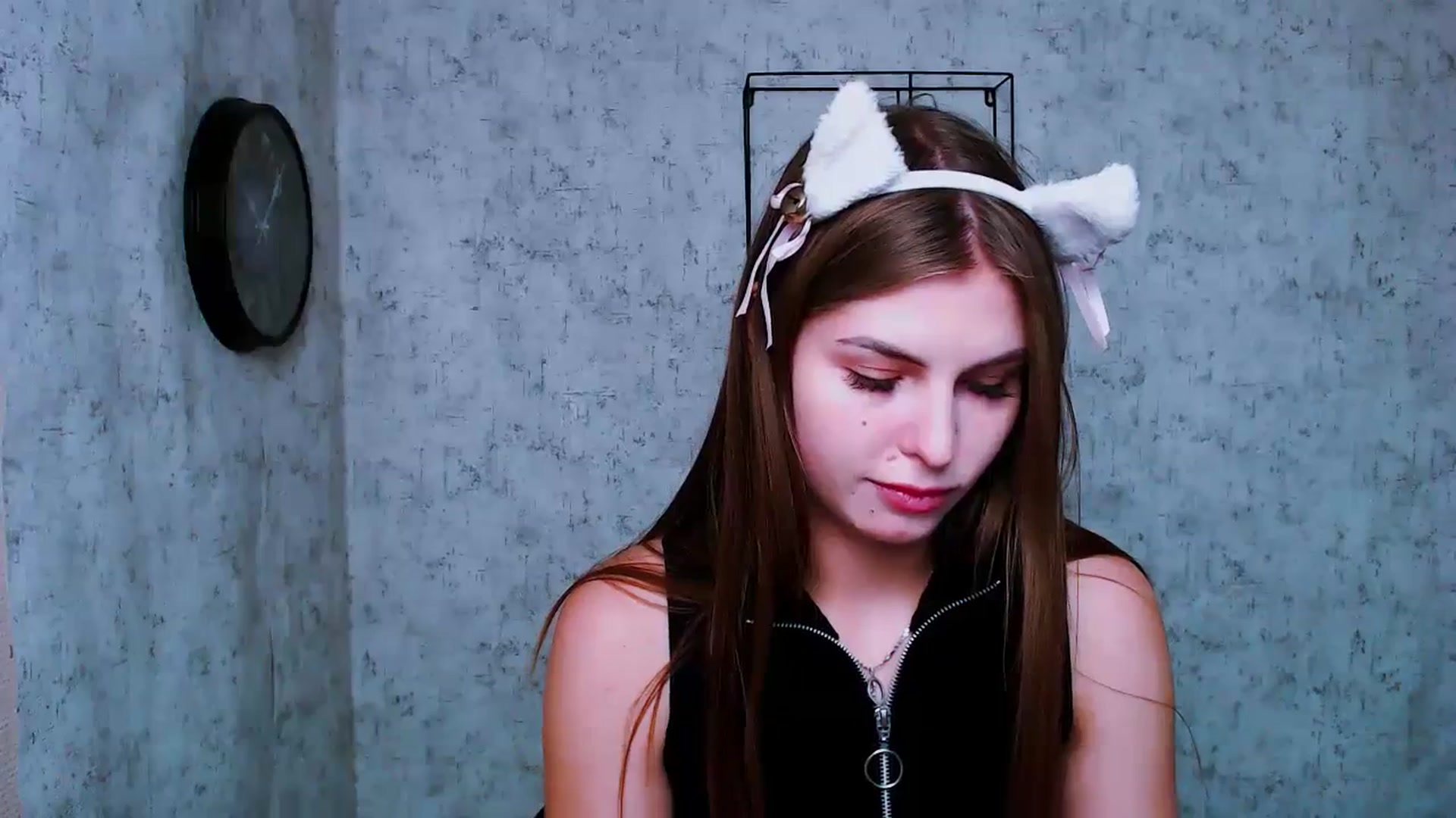 Gallery image thumbnail from PrettyTeilor_'s myfreecams stream on, 06/30/2023, 16:57 image 16 of 20