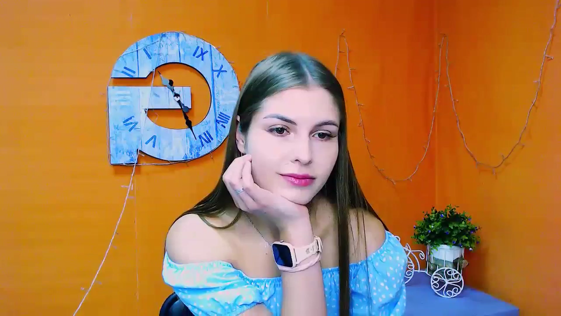 Gallery image thumbnail from PrettyTeilor_'s myfreecams stream on, 07/02/2023, 10:48 image 15 of 20