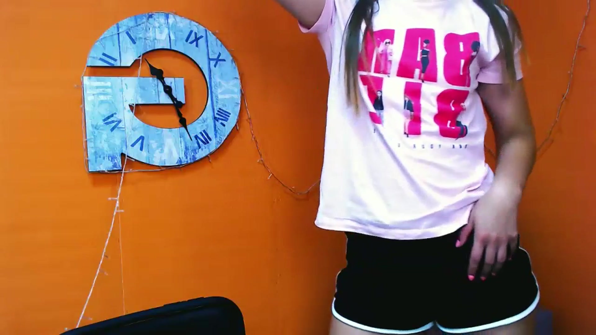 Gallery image thumbnail from PrettyTeilor_'s myfreecams stream on, 07/10/2023, 11:11 image 4 of 20