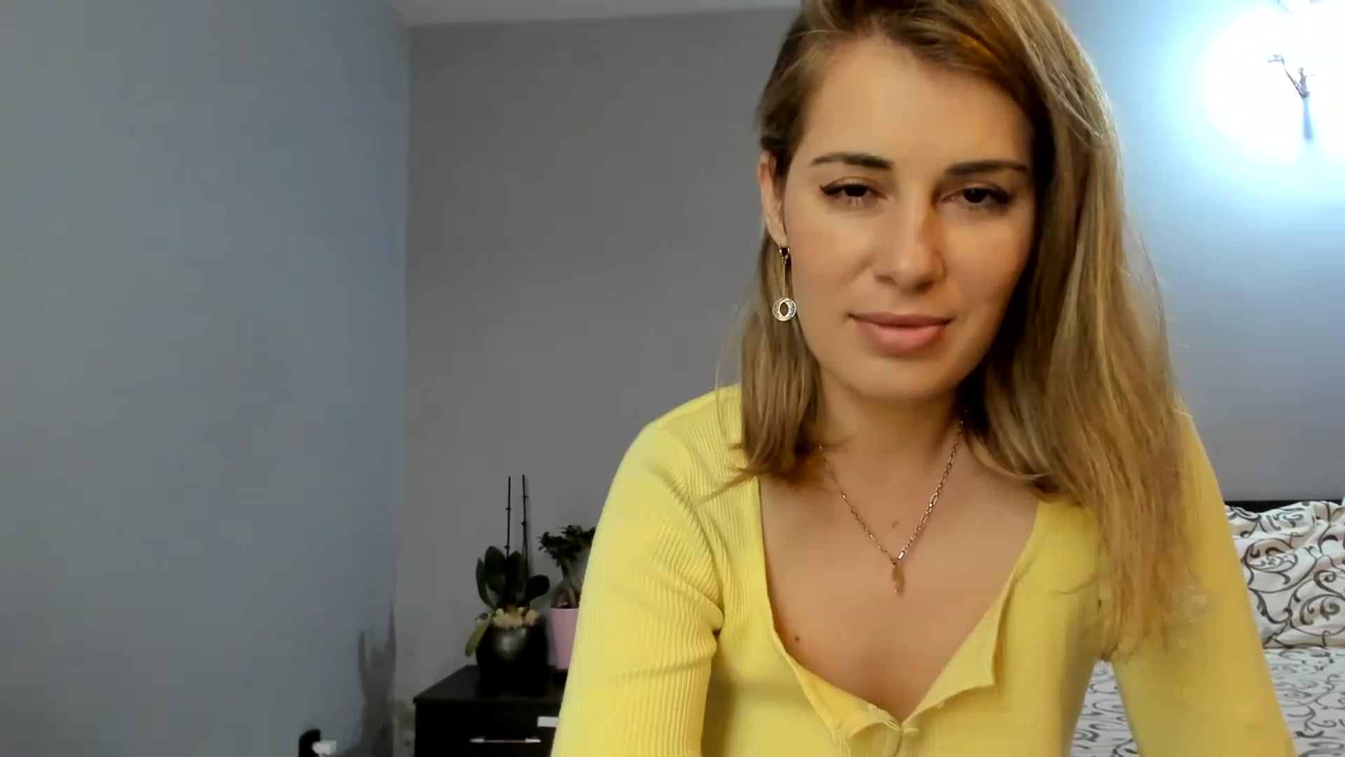 Gallery image thumbnail from PrettyWomen31's myfreecams stream on, 11/15/2022, 09:19 image 8 of 20
