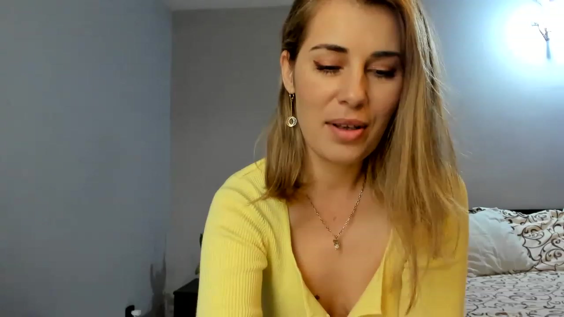 Gallery image thumbnail from PrettyWomen31's myfreecams stream on, 11/15/2022, 09:19 image 14 of 20