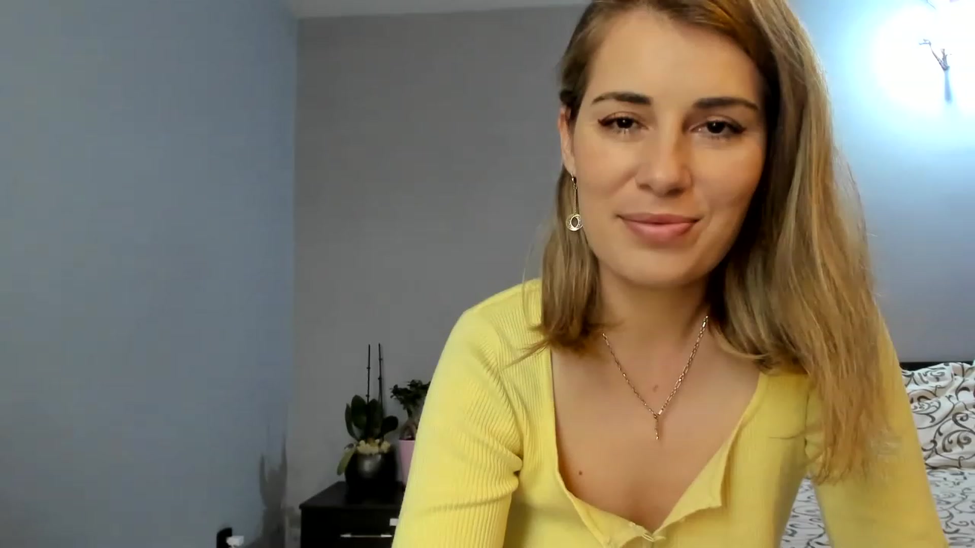 Gallery image thumbnail from PrettyWomen31's myfreecams stream on, 11/15/2022, 09:19 image 7 of 20