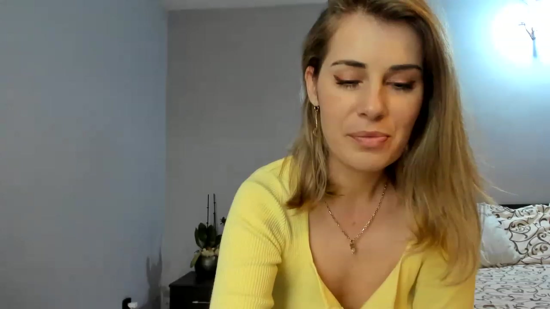 Gallery image thumbnail from PrettyWomen31's myfreecams stream on, 11/15/2022, 09:19 image 4 of 20