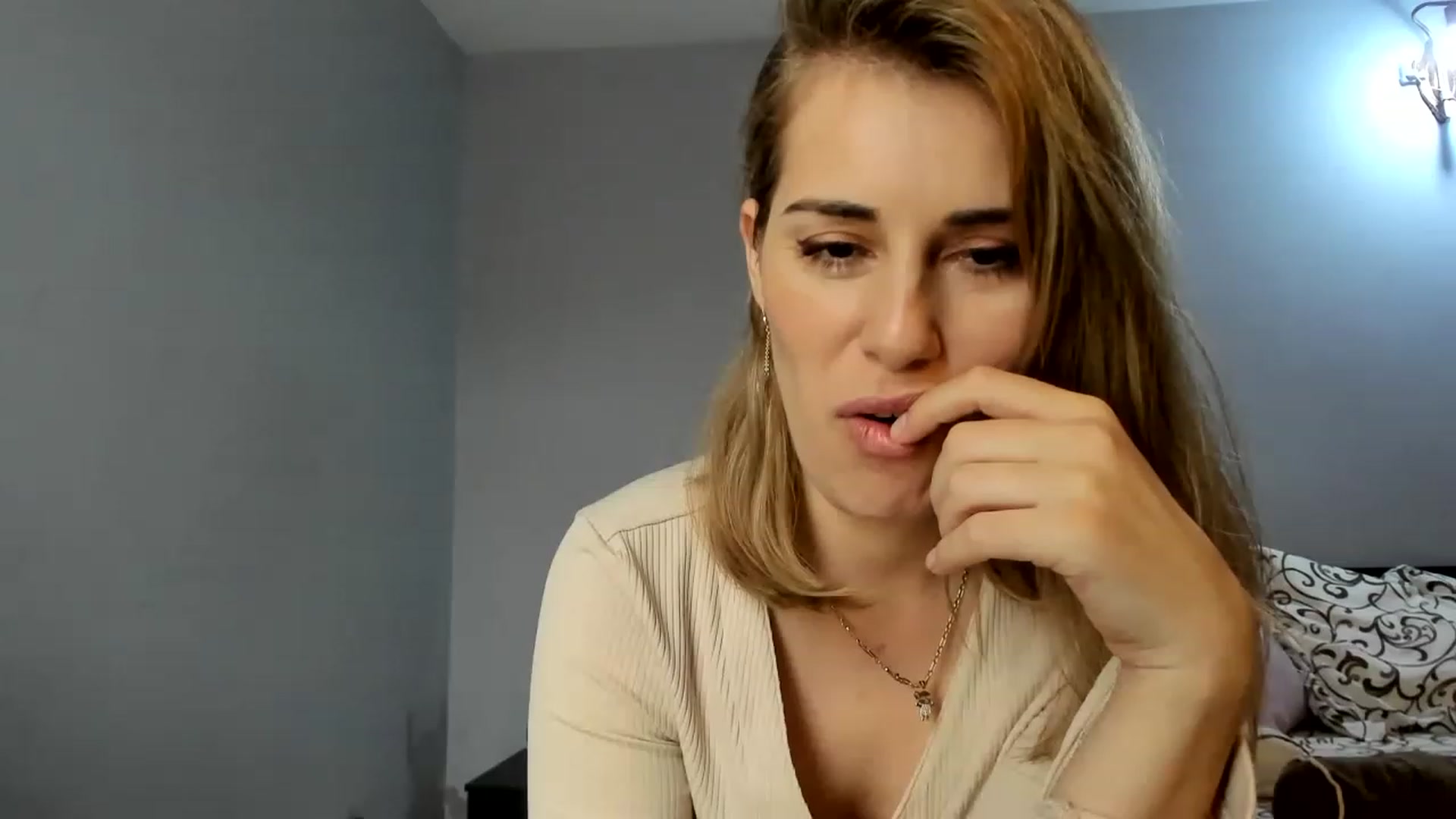 Gallery image thumbnail from PrettyWomen31's myfreecams stream on, 11/16/2022, 08:51 image 17 of 20
