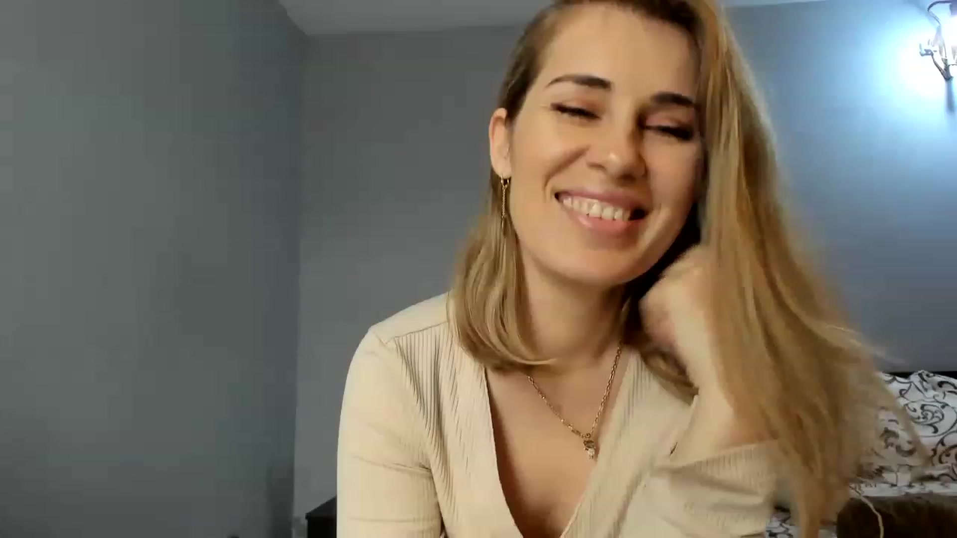 Gallery image thumbnail from PrettyWomen31's myfreecams stream on, 11/16/2022, 08:51 image 16 of 20
