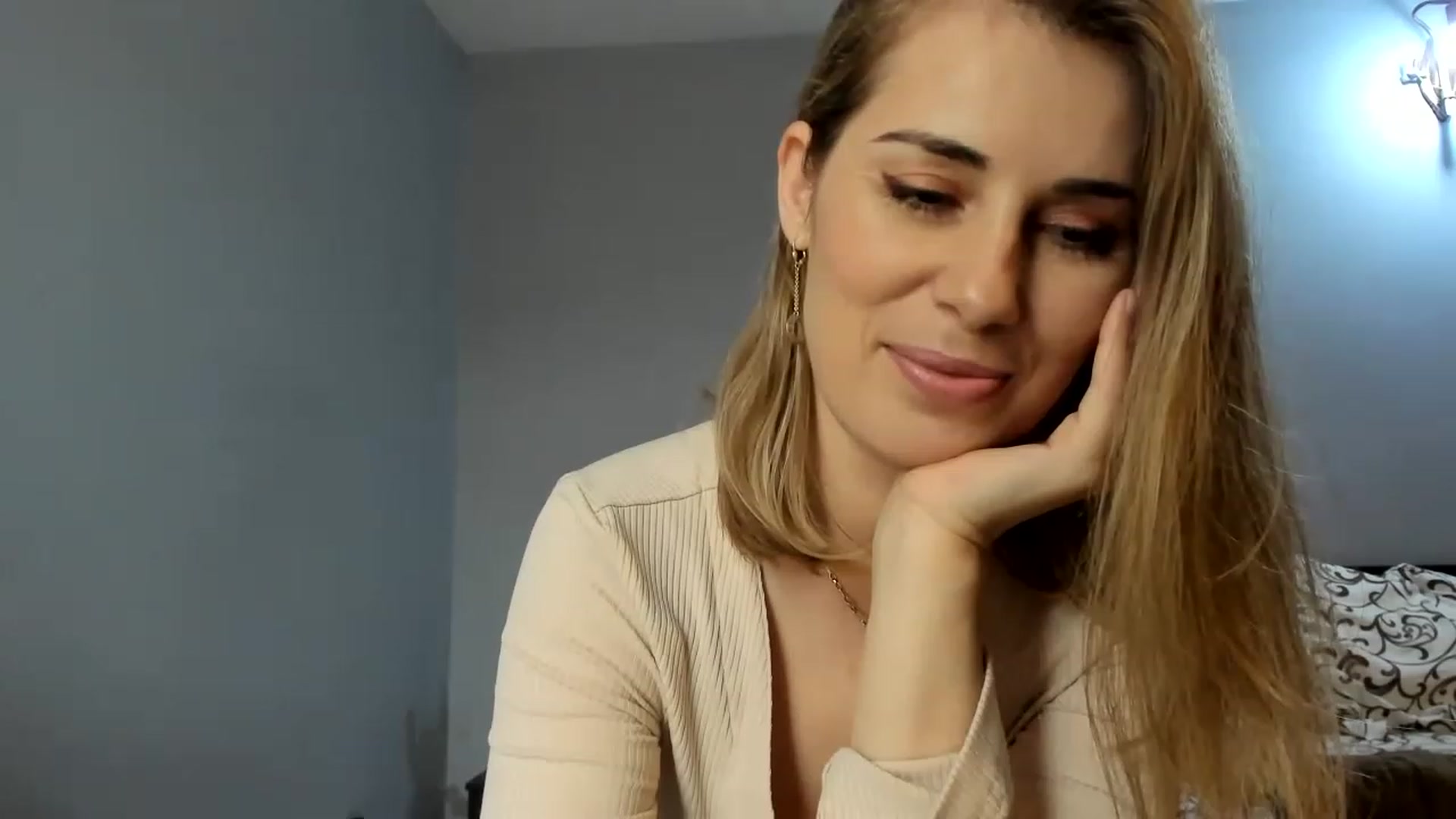 Gallery image thumbnail from PrettyWomen31's myfreecams stream on, 11/16/2022, 08:51 image 12 of 20
