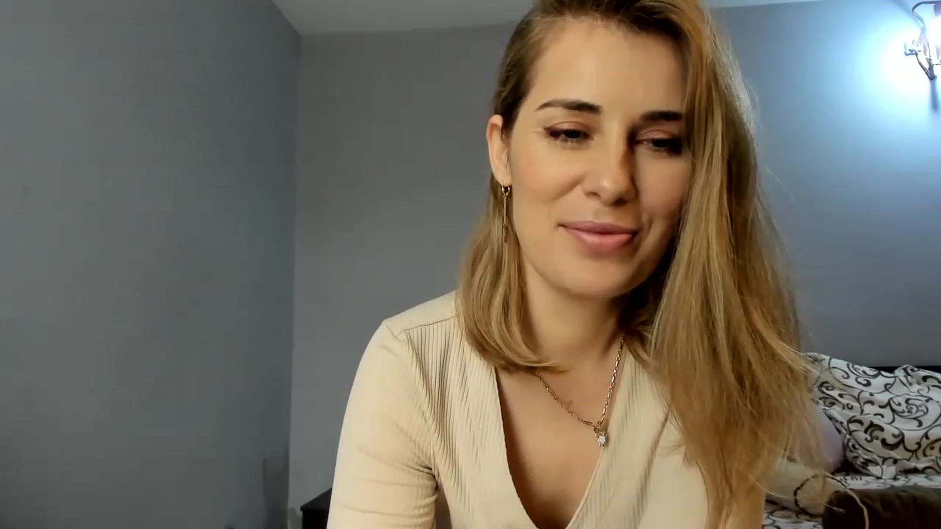 Gallery image thumbnail from PrettyWomen31's myfreecams stream on, 11/16/2022, 08:51 image 15 of 20
