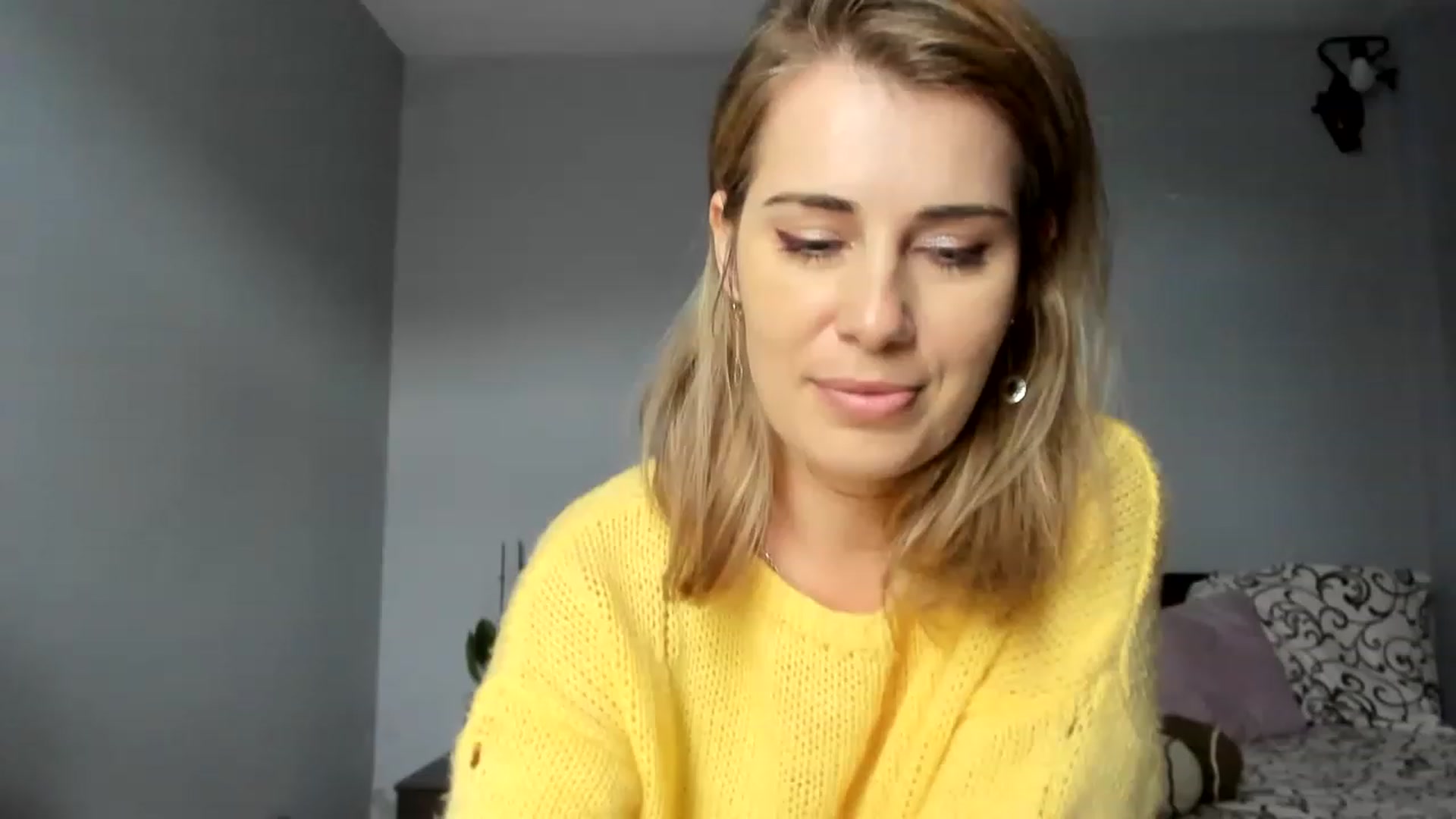 Gallery image thumbnail from PrettyWomen31's myfreecams stream on, 11/21/2022, 09:53 image 4 of 20