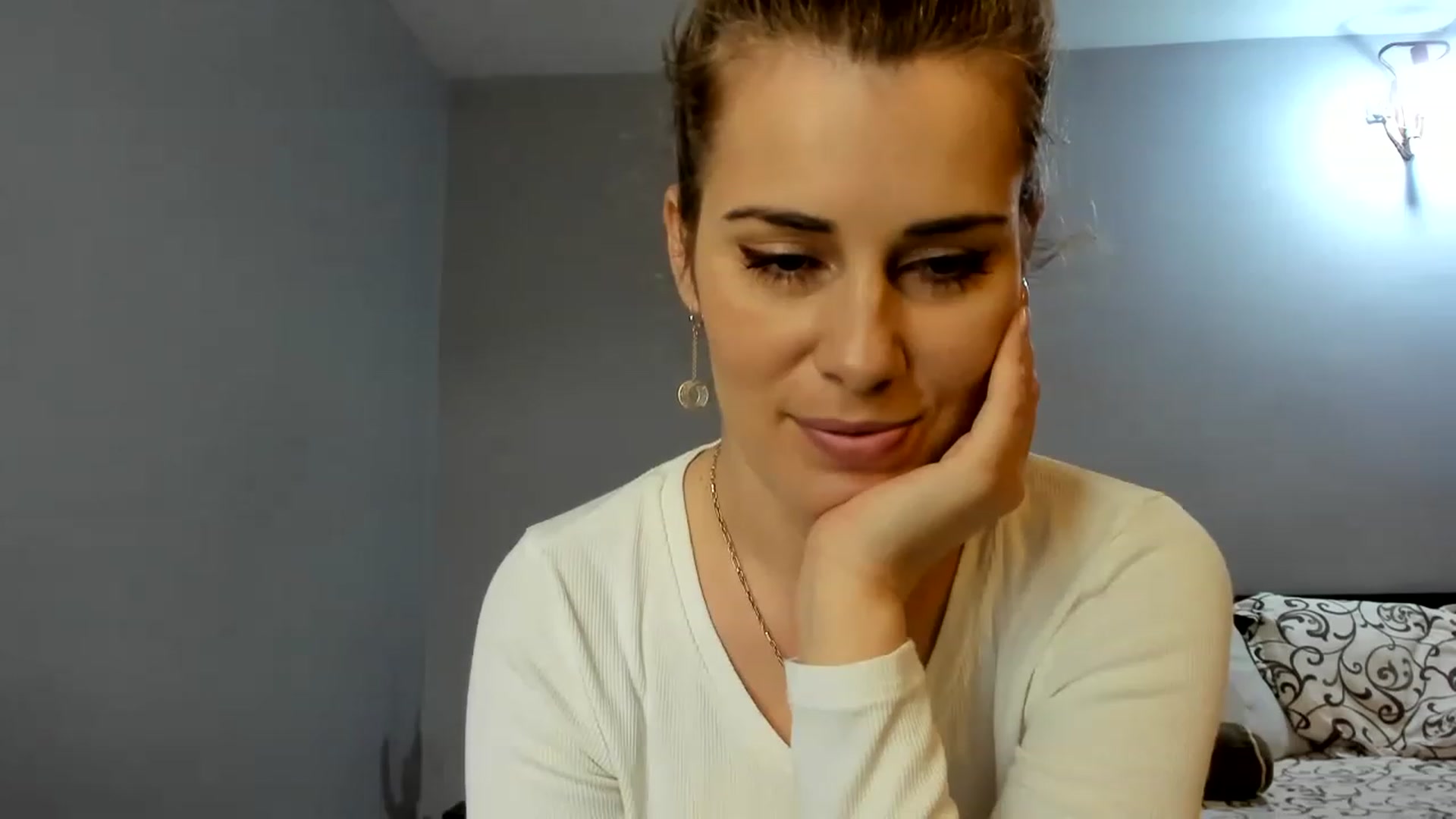 Gallery image thumbnail from PrettyWomen31's myfreecams stream on, 11/24/2022, 09:29 image 17 of 20