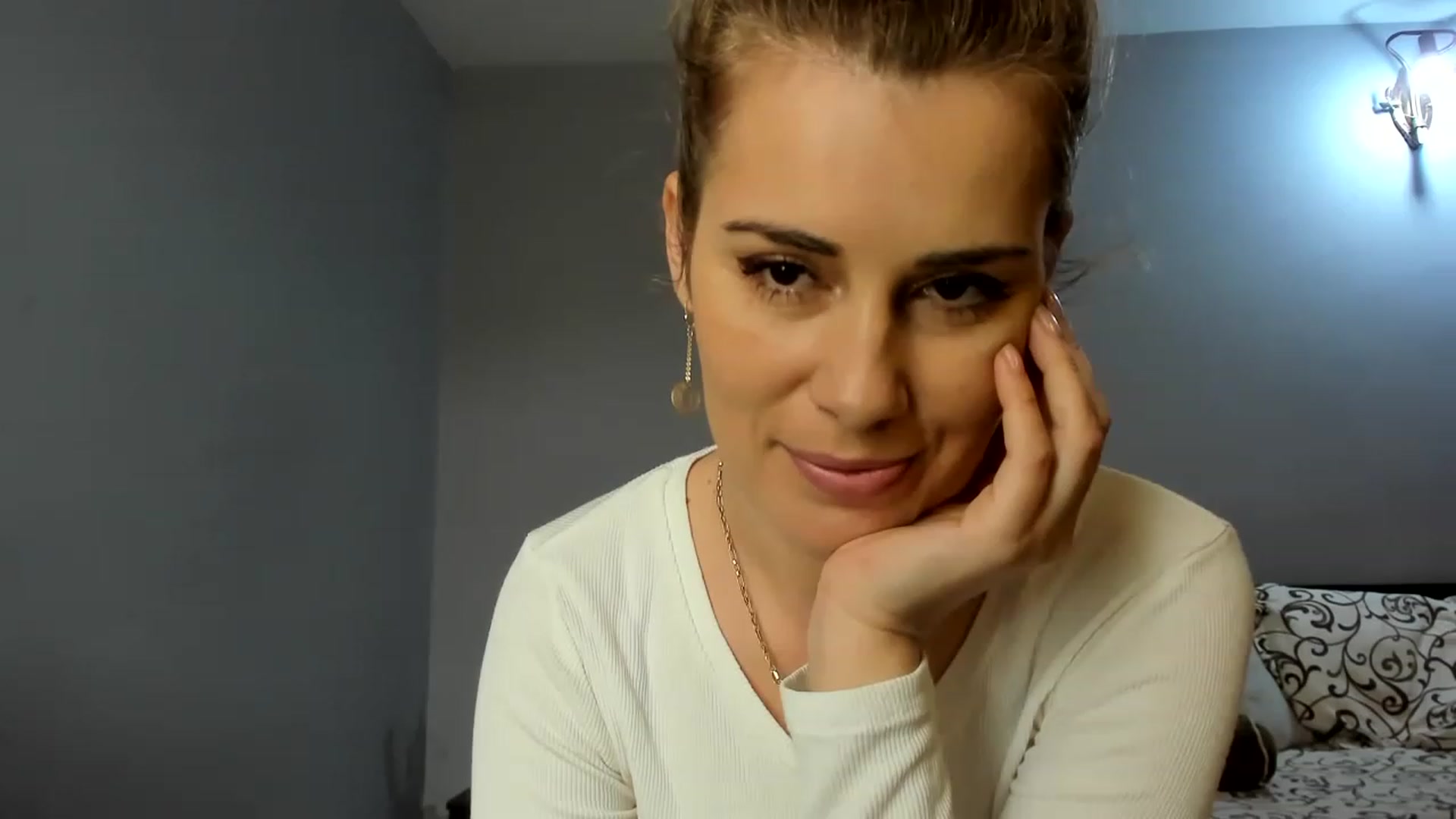 Gallery image thumbnail from PrettyWomen31's myfreecams stream on, 11/24/2022, 09:29 image 2 of 20