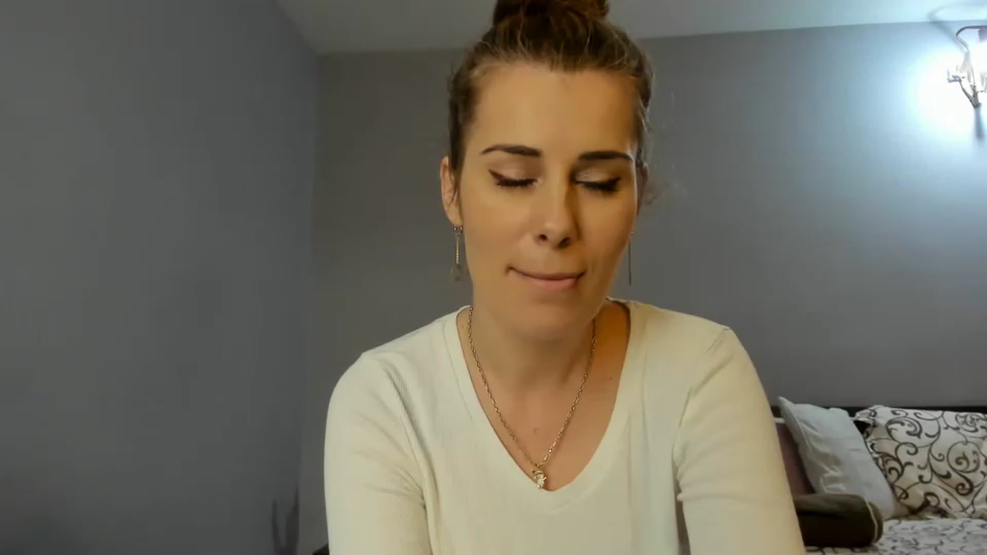 Gallery image thumbnail from PrettyWomen31's myfreecams stream on, 11/24/2022, 09:42 image 15 of 20
