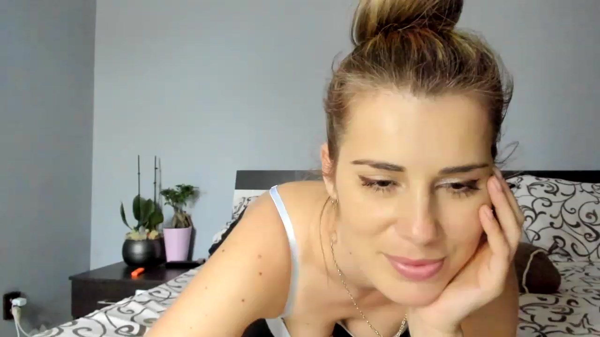 Gallery image thumbnail from PrettyWomen31's myfreecams stream on, 11/24/2022, 12:57 image 5 of 20