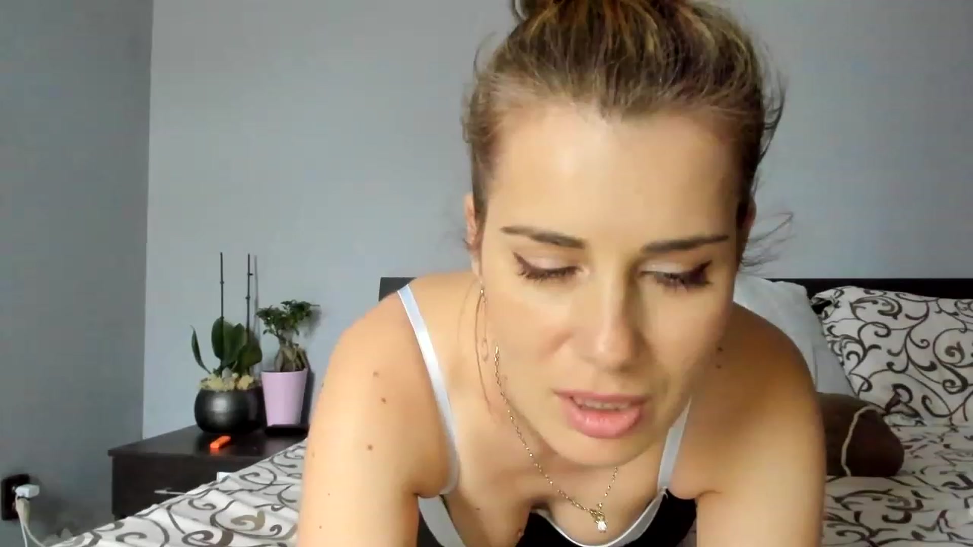 Gallery image thumbnail from PrettyWomen31's myfreecams stream on, 11/24/2022, 12:57 image 8 of 20