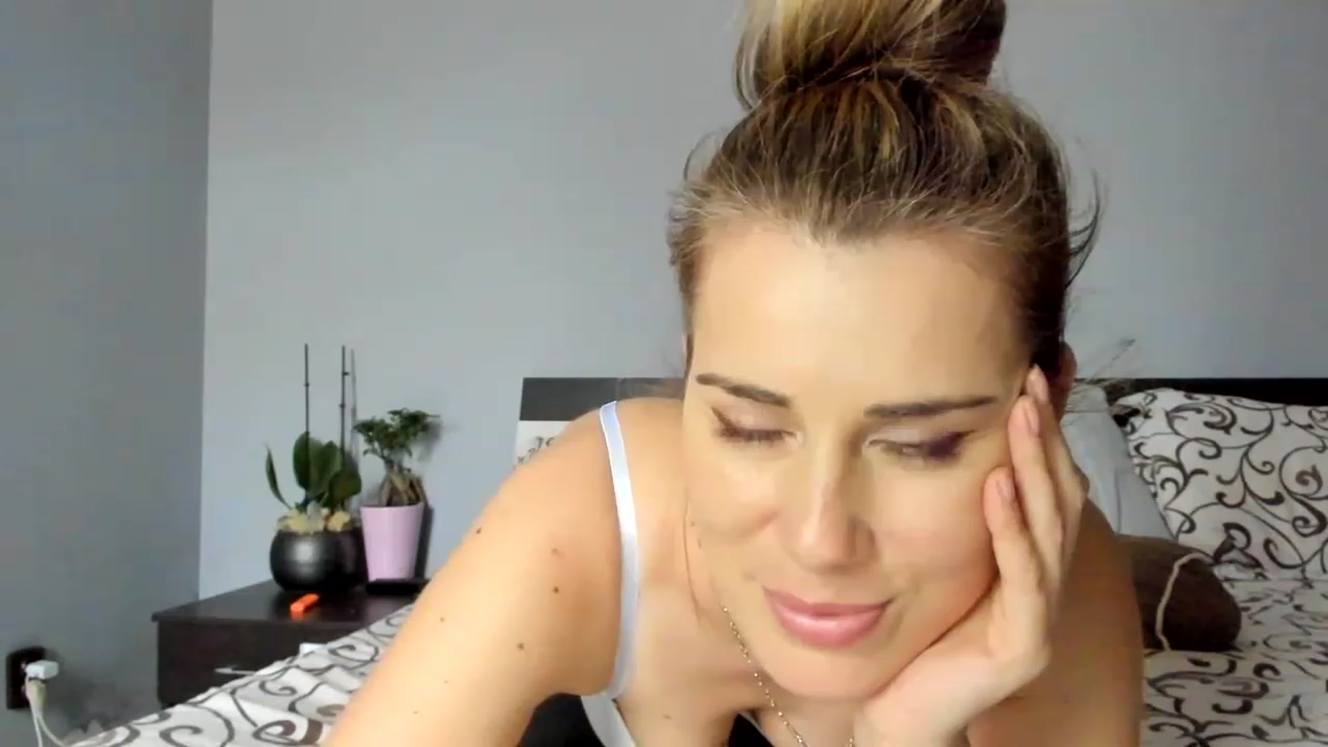 Gallery image thumbnail from PrettyWomen31's myfreecams stream on, 11/24/2022, 12:57 image 4 of 20