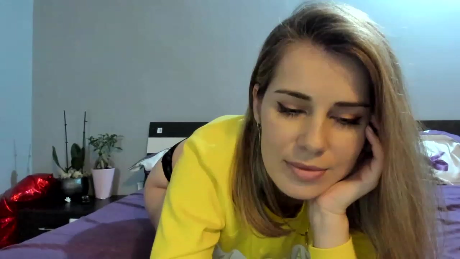 Gallery image thumbnail from PrettyWomen31's myfreecams stream on, 12/04/2022, 13:09 image 18 of 20