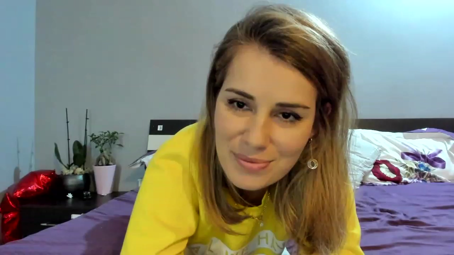 Gallery image thumbnail from PrettyWomen31's myfreecams stream on, 12/04/2022, 13:09 image 10 of 20