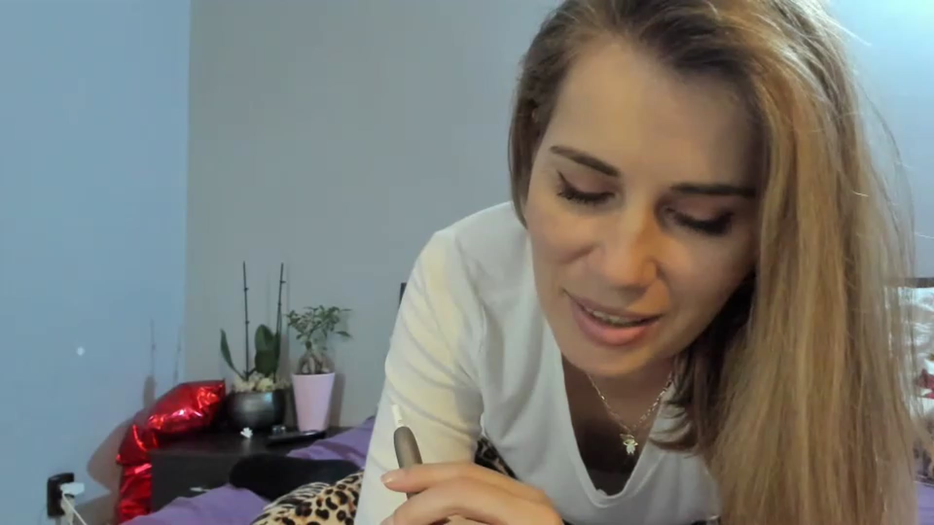Gallery image thumbnail from PrettyWomen31's myfreecams stream on, 12/05/2022, 13:30 image 18 of 20