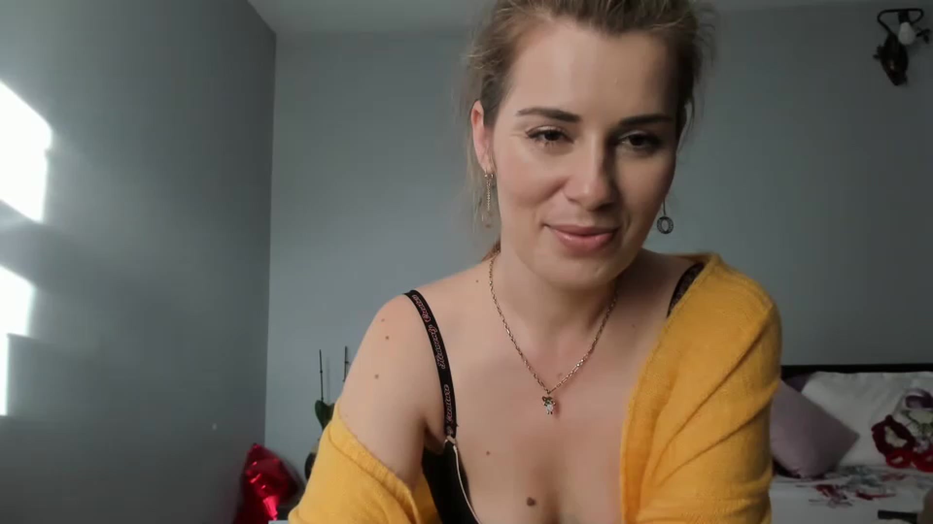 Gallery image thumbnail from PrettyWomen31's myfreecams stream on, 01/02/2023, 09:01 image 2 of 20