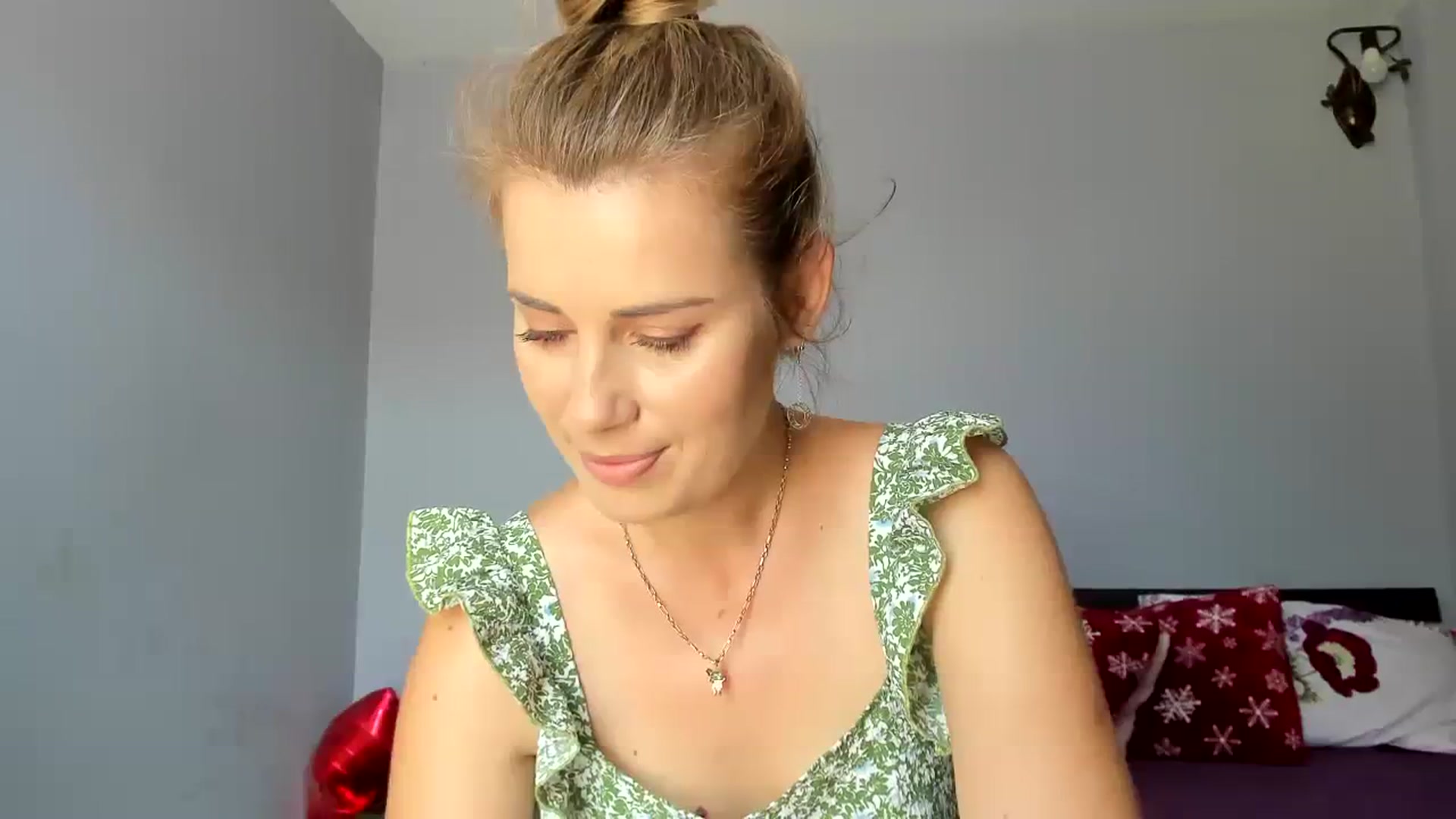 Gallery image thumbnail from PrettyWomen31's myfreecams stream on, 08/03/2023, 07:51 image 12 of 20