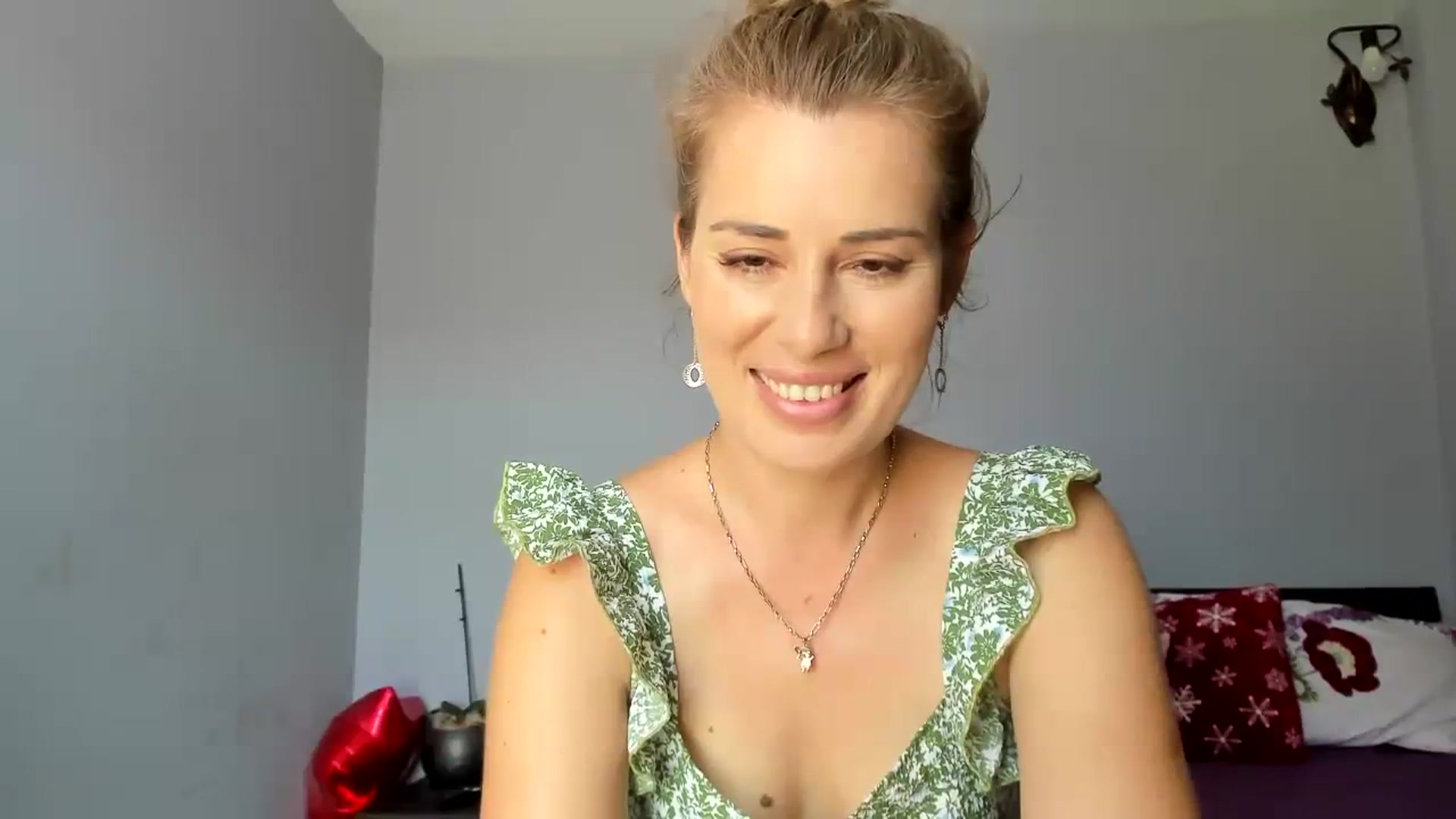 Gallery image thumbnail from PrettyWomen31's myfreecams stream on, 08/03/2023, 07:51 image 14 of 20