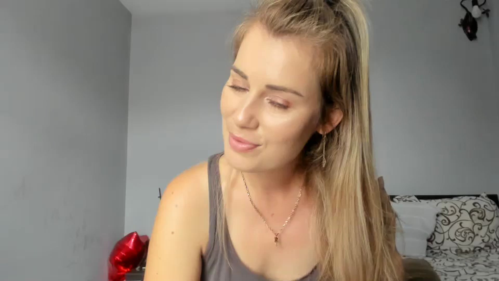 Gallery image thumbnail from PrettyWomen31's myfreecams stream on, 08/16/2023, 07:59 image 3 of 20
