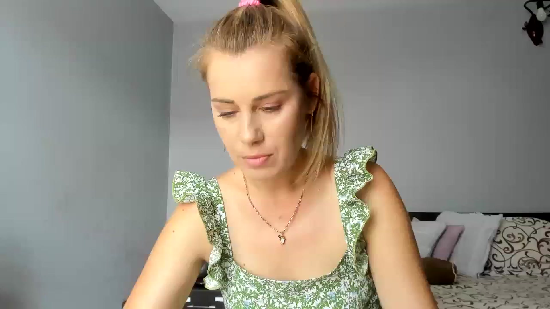 Gallery image thumbnail from PrettyWomen31's myfreecams stream on, 08/17/2023, 06:50 image 1 of 20