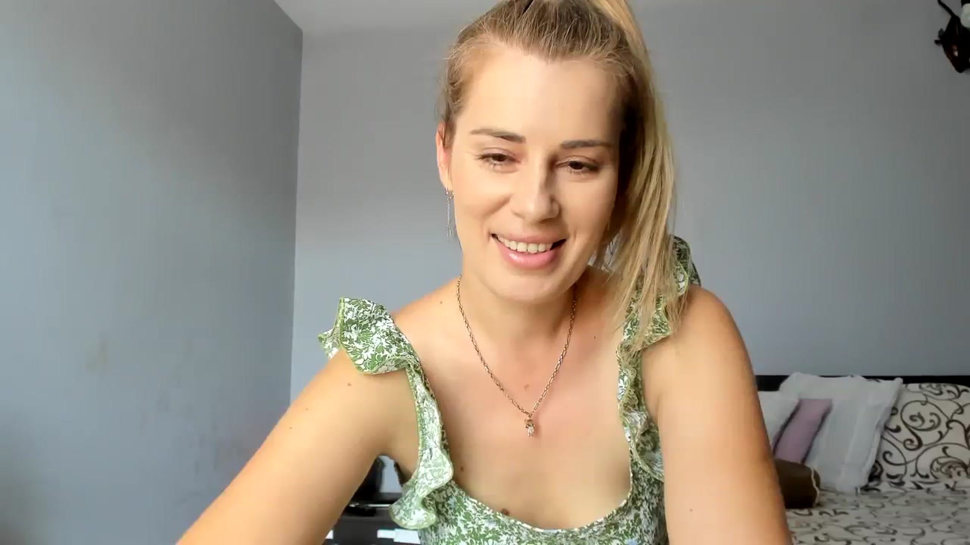 Gallery image thumbnail from PrettyWomen31's myfreecams stream on, 08/17/2023, 06:50 image 12 of 20