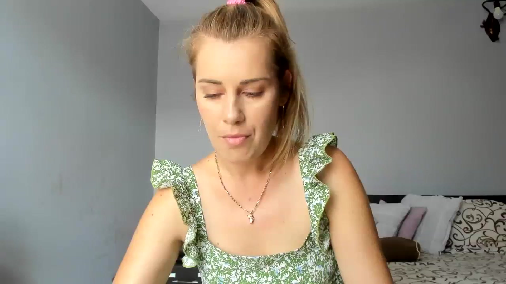 Gallery image thumbnail from PrettyWomen31's myfreecams stream on, 08/17/2023, 06:50 image 2 of 20