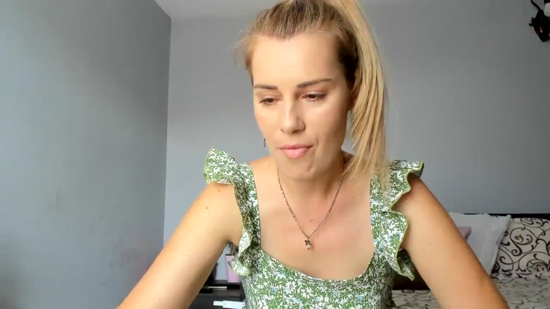Gallery image thumbnail from PrettyWomen31's myfreecams stream on, 08/17/2023, 06:50 image 6 of 20
