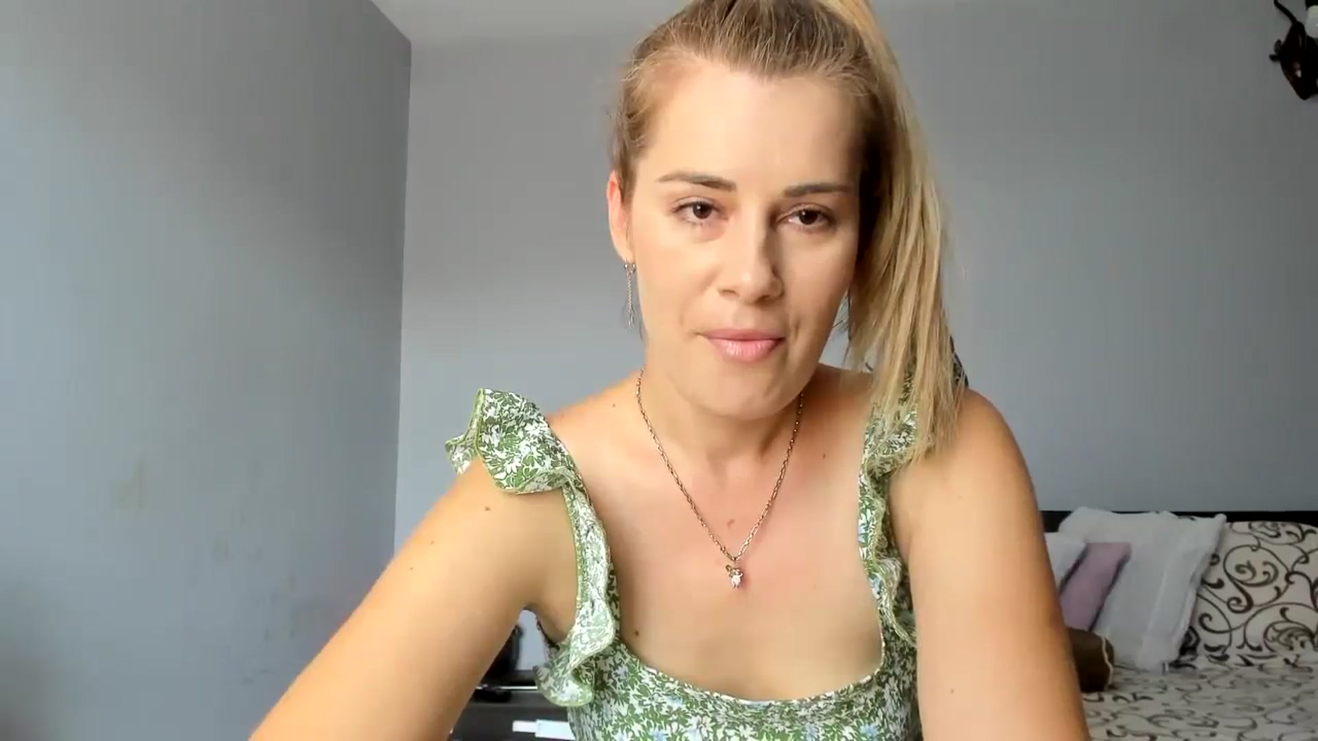 Gallery image thumbnail from PrettyWomen31's myfreecams stream on, 08/17/2023, 06:50 image 9 of 20