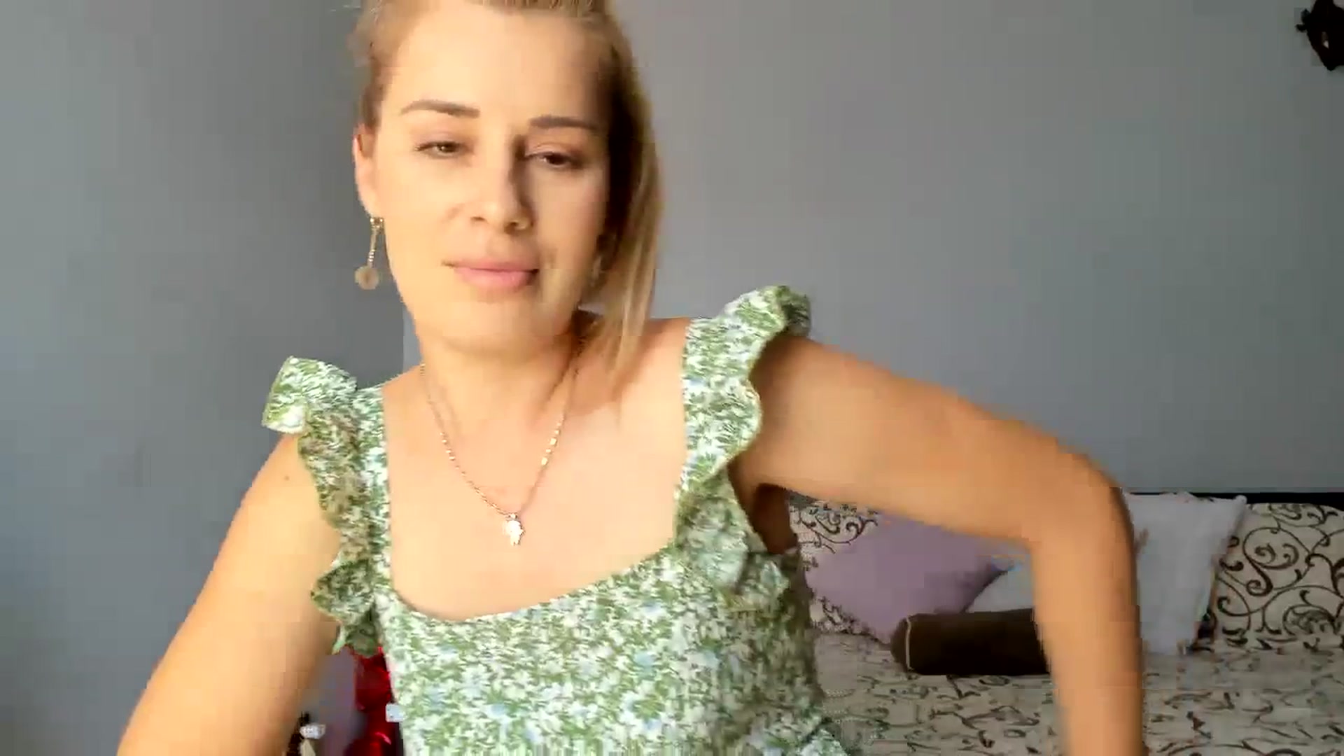 Gallery image thumbnail from PrettyWomen31's myfreecams stream on, 08/17/2023, 08:02 image 10 of 20