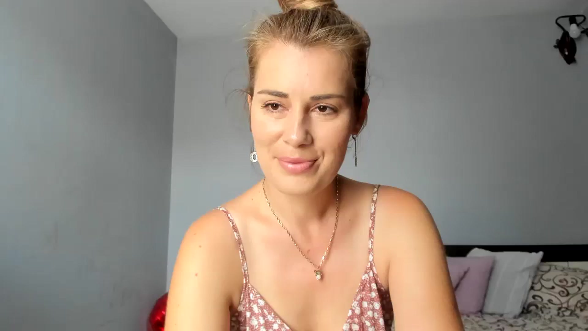 Gallery image thumbnail from PrettyWomen31's myfreecams stream on, 08/18/2023, 08:09 image 1 of 20