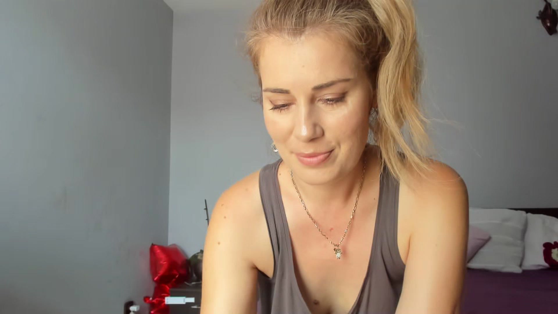 Gallery image thumbnail from PrettyWomen31's myfreecams stream on, 08/25/2023, 08:04 image 2 of 20
