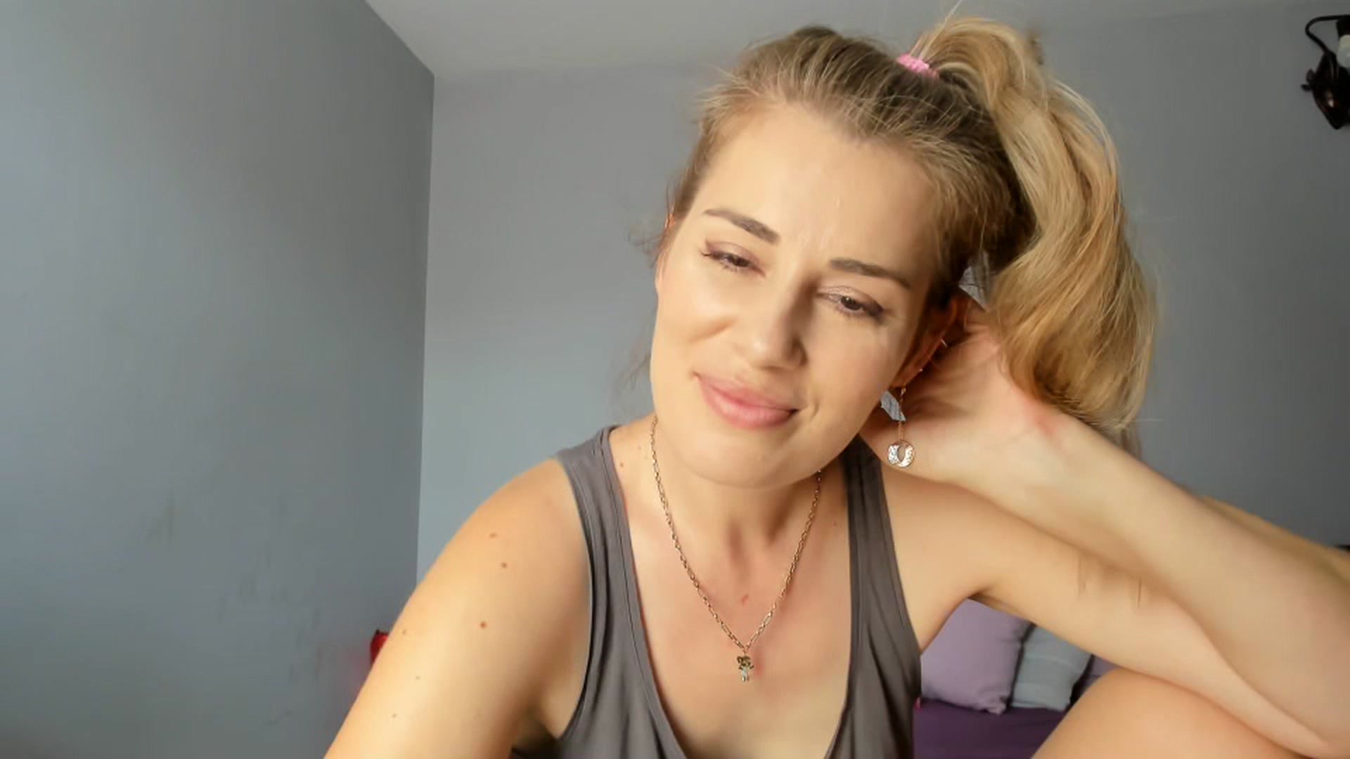 Gallery image thumbnail from PrettyWomen31's myfreecams stream on, 08/25/2023, 08:04 image 9 of 20