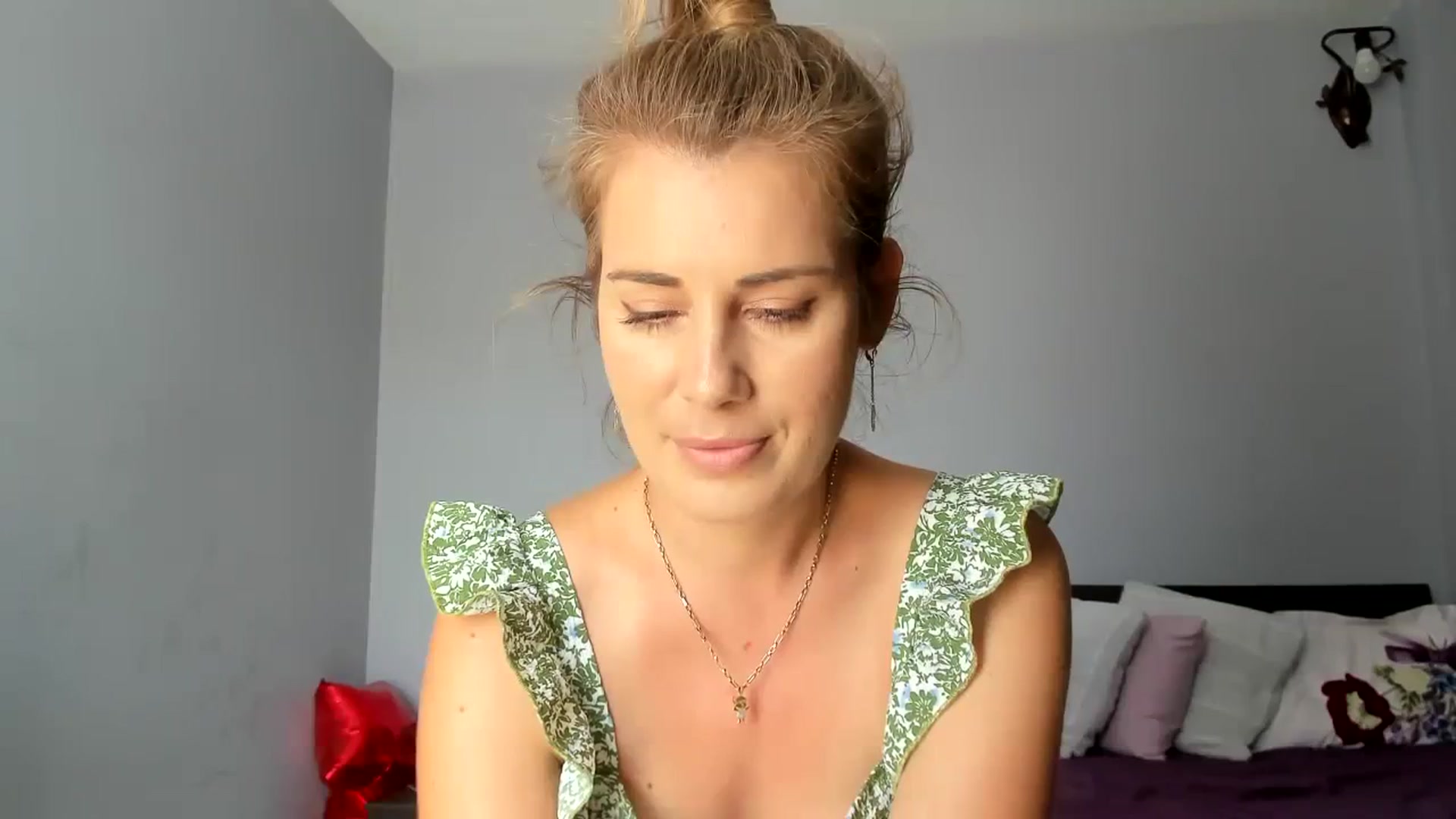 Gallery image thumbnail from PrettyWomen31's myfreecams stream on, 08/31/2023, 08:47 image 10 of 20