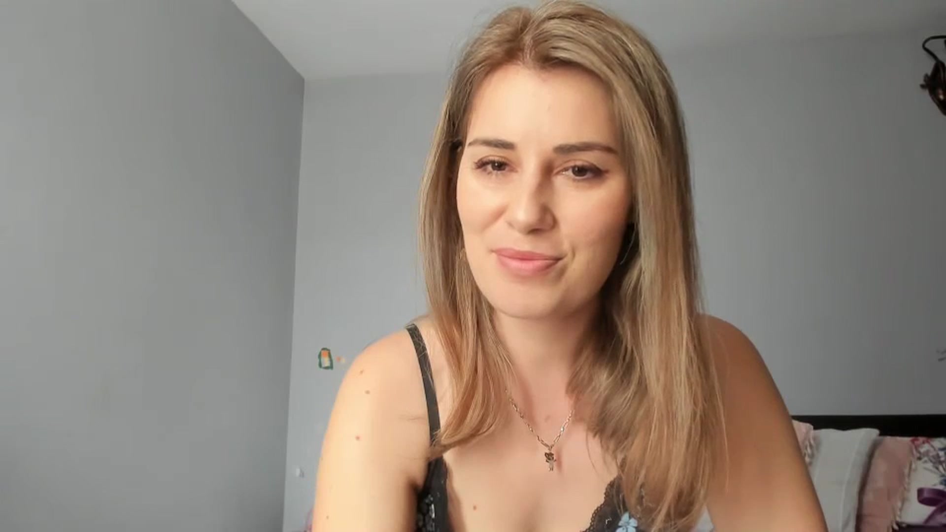 Gallery image thumbnail from PrettyWomen31's myfreecams stream on, 12/18/2023, 09:34 image 18 of 20