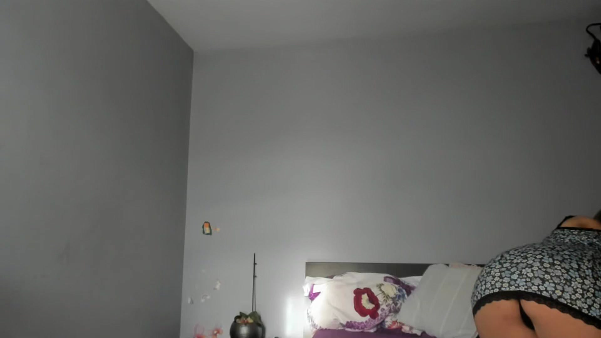 Gallery image thumbnail from PrettyWomen31's myfreecams stream on, 12/18/2023, 09:34 image 9 of 20