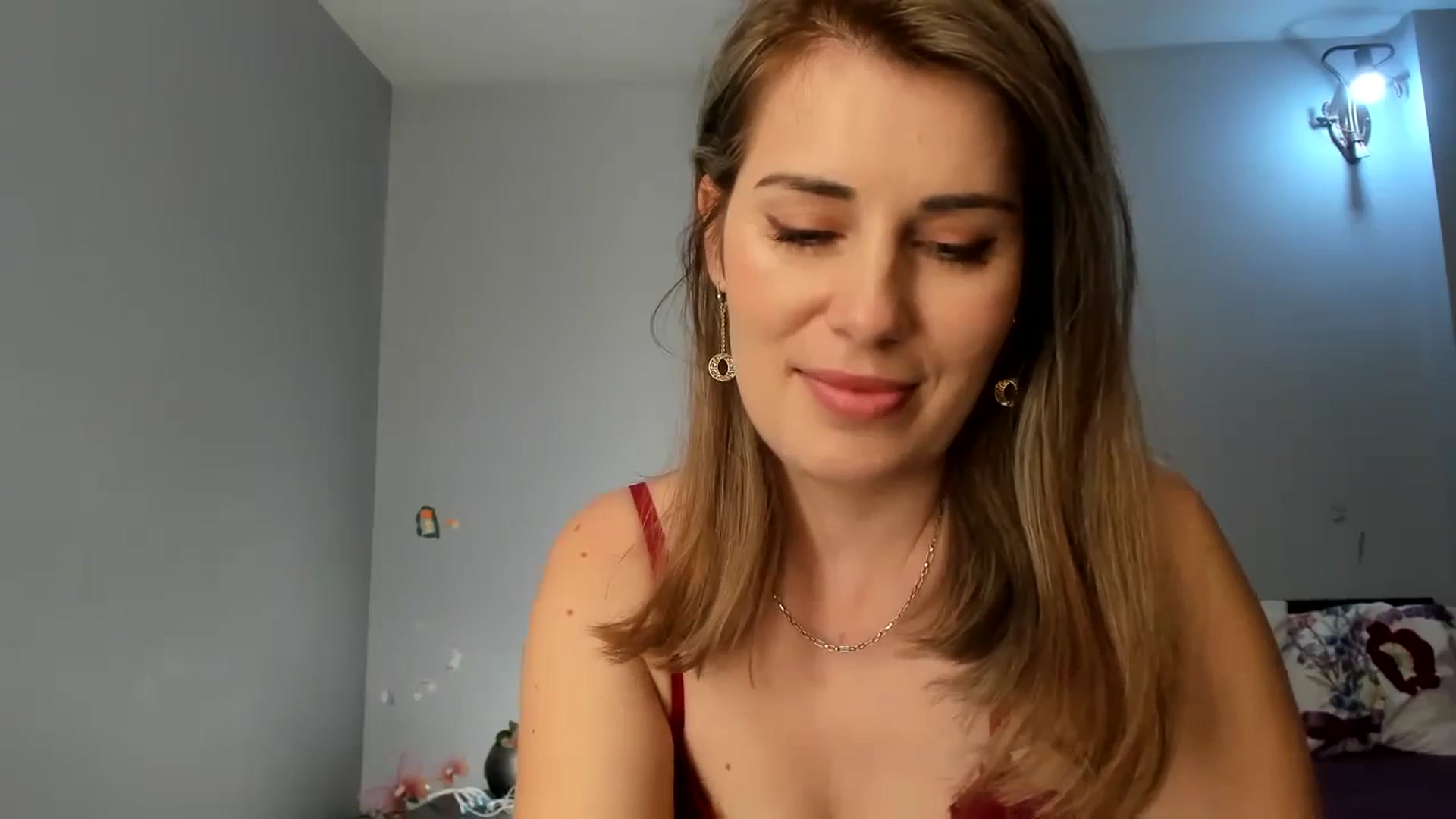 Gallery image thumbnail from PrettyWomen31's myfreecams stream on, 12/19/2023, 10:40 image 4 of 20