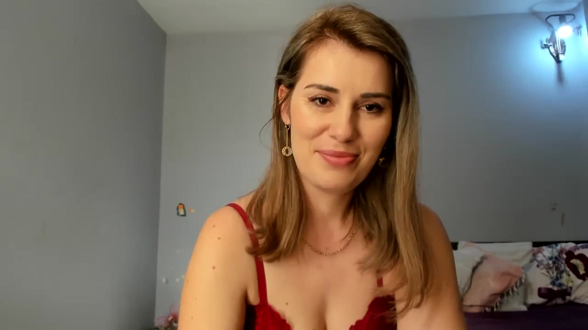 Gallery image thumbnail from PrettyWomen31's myfreecams stream on, 12/19/2023, 10:40 image 6 of 20