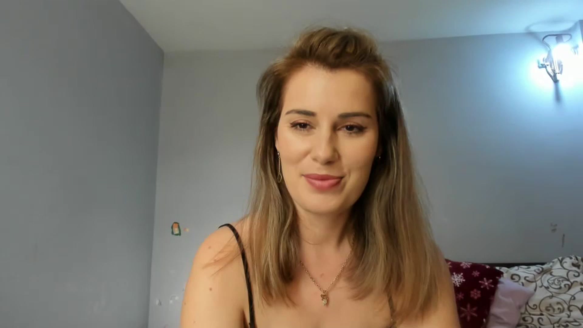 Gallery image thumbnail from PrettyWomen31's myfreecams stream on, 12/22/2023, 09:17 image 10 of 20