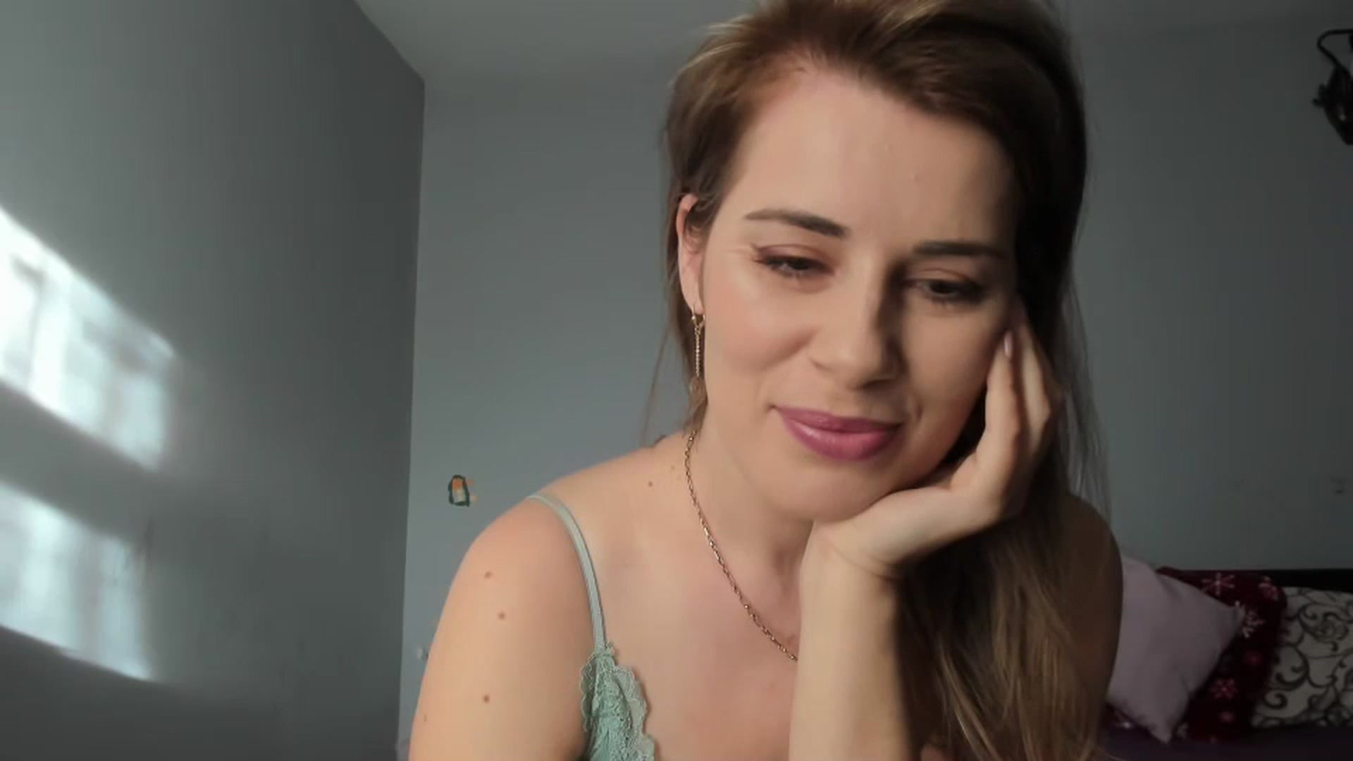Gallery image thumbnail from PrettyWomen31's myfreecams stream on, 01/11/2024, 08:18 image 14 of 20