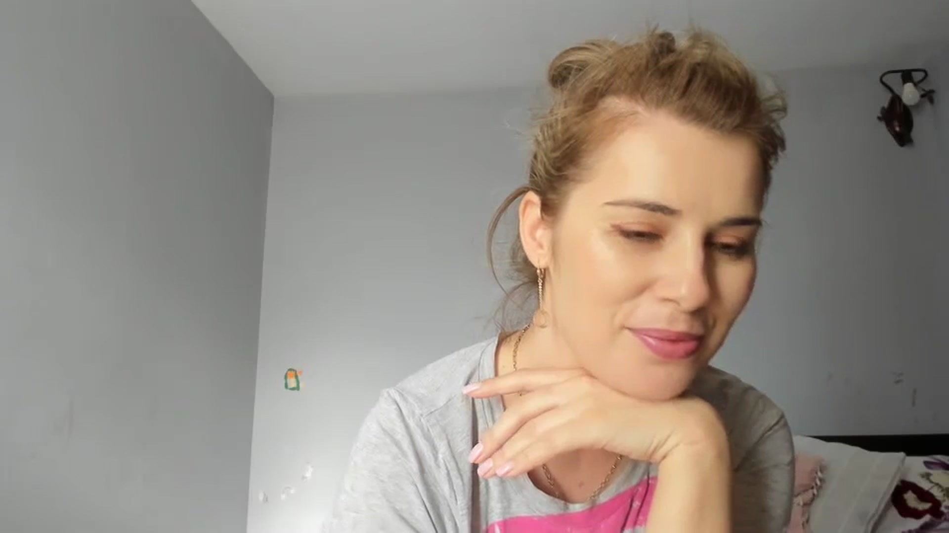 Gallery image thumbnail from PrettyWomen31's myfreecams stream on, 01/25/2024, 09:25 image 14 of 20