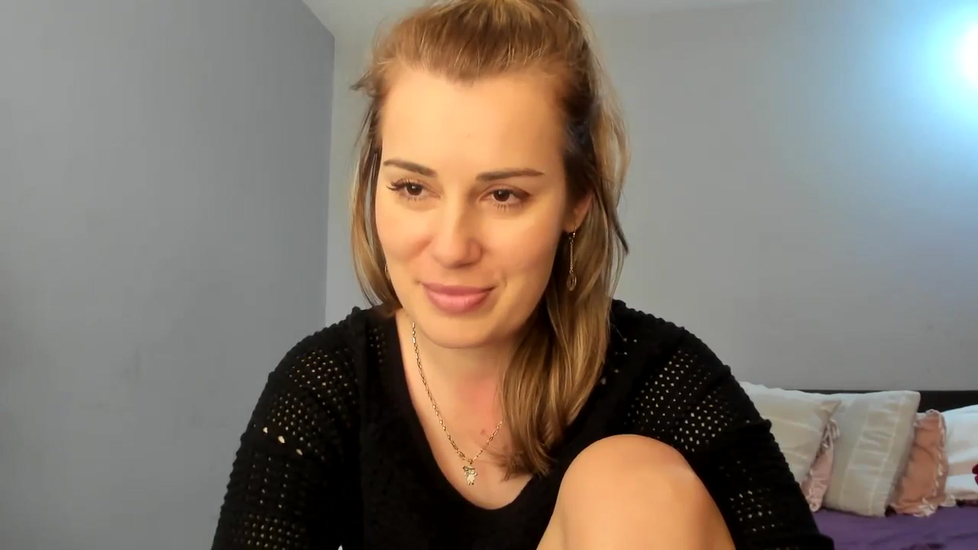 Gallery image thumbnail from PrettyWomen31's myfreecams stream on, 01/30/2024, 10:03 image 18 of 20