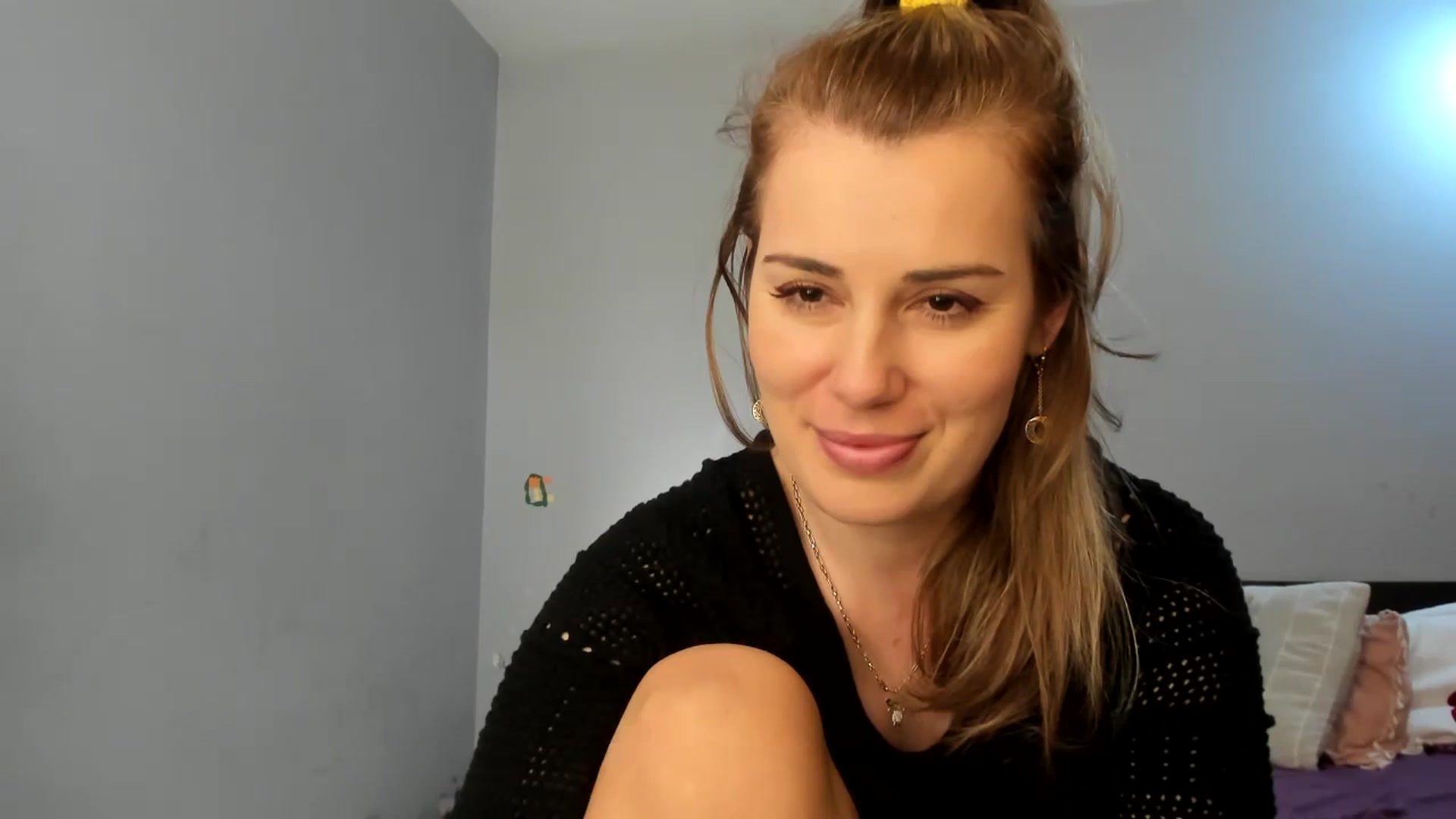 Gallery image thumbnail from PrettyWomen31's myfreecams stream on, 01/30/2024, 10:03 image 14 of 20