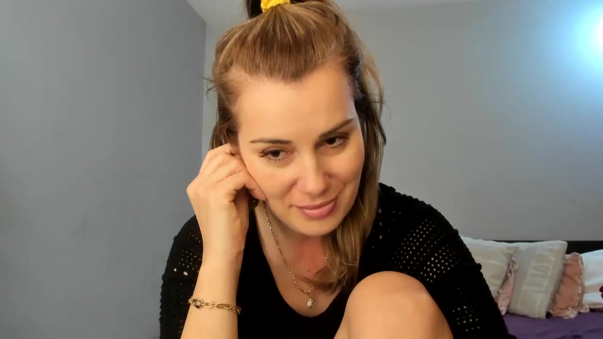 Gallery image thumbnail from PrettyWomen31's myfreecams stream on, 01/30/2024, 10:03 image 17 of 20