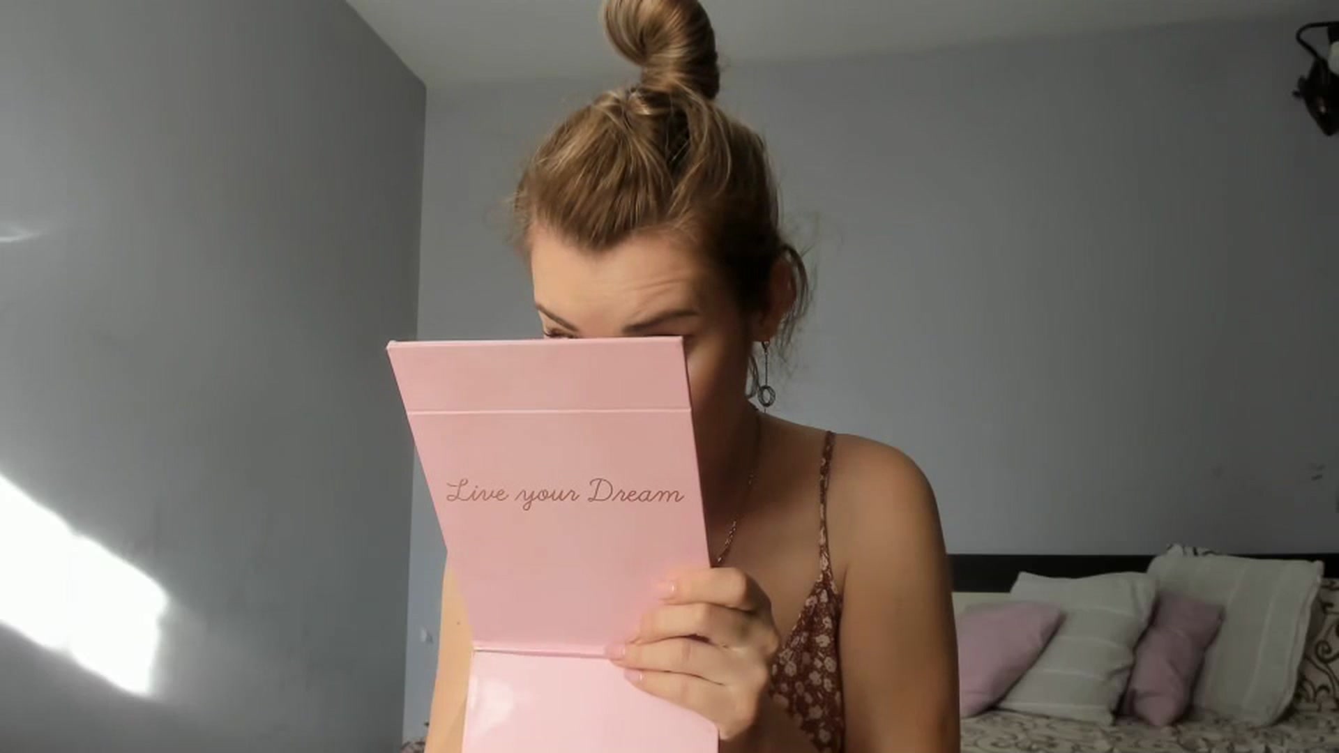 Gallery image thumbnail from PrettyWomen31's myfreecams stream on, 02/08/2024, 08:45 image 14 of 20