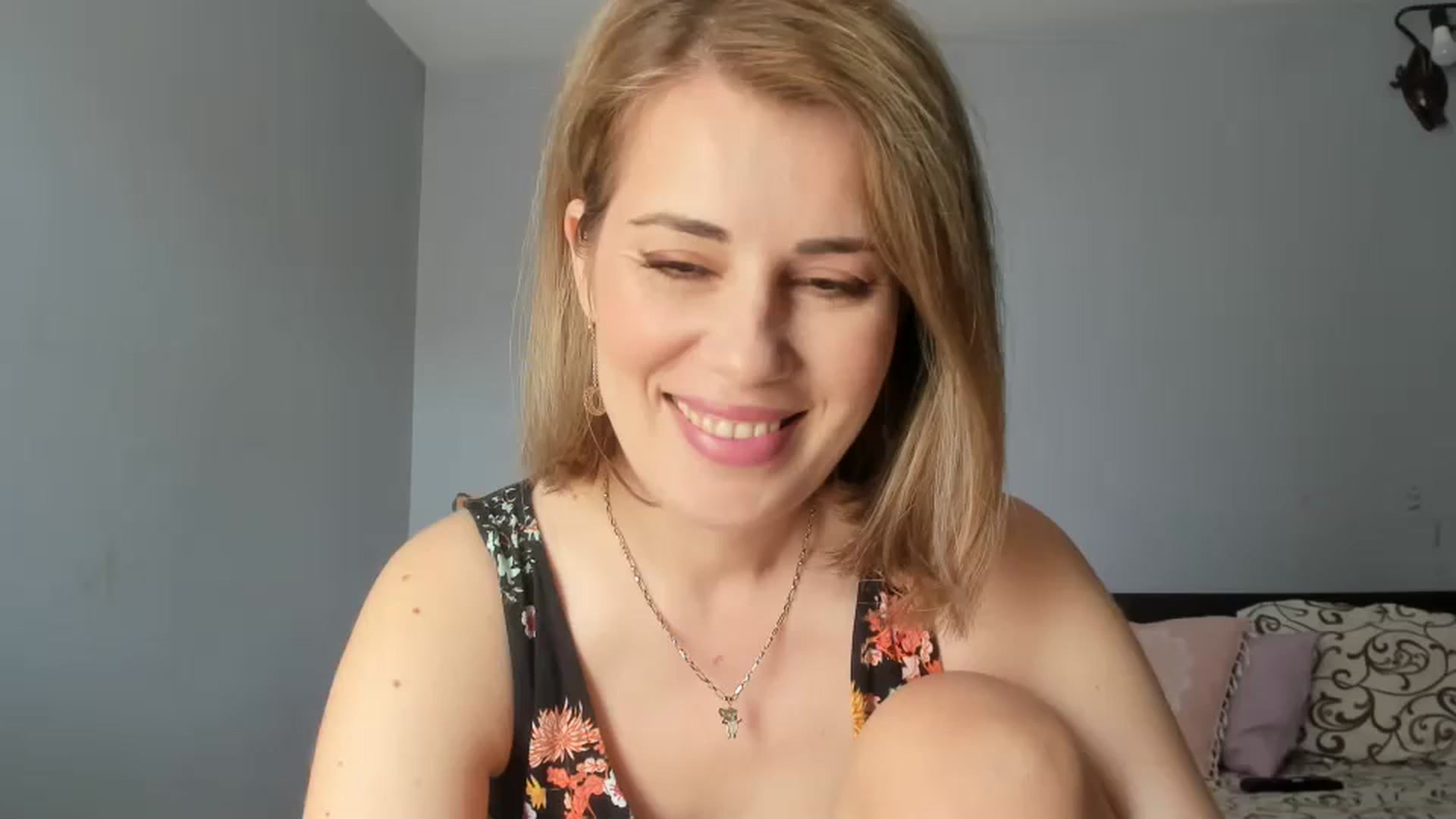 Gallery image thumbnail from PrettyWomen31's myfreecams stream on, 03/22/2024, 09:09 image 4 of 20