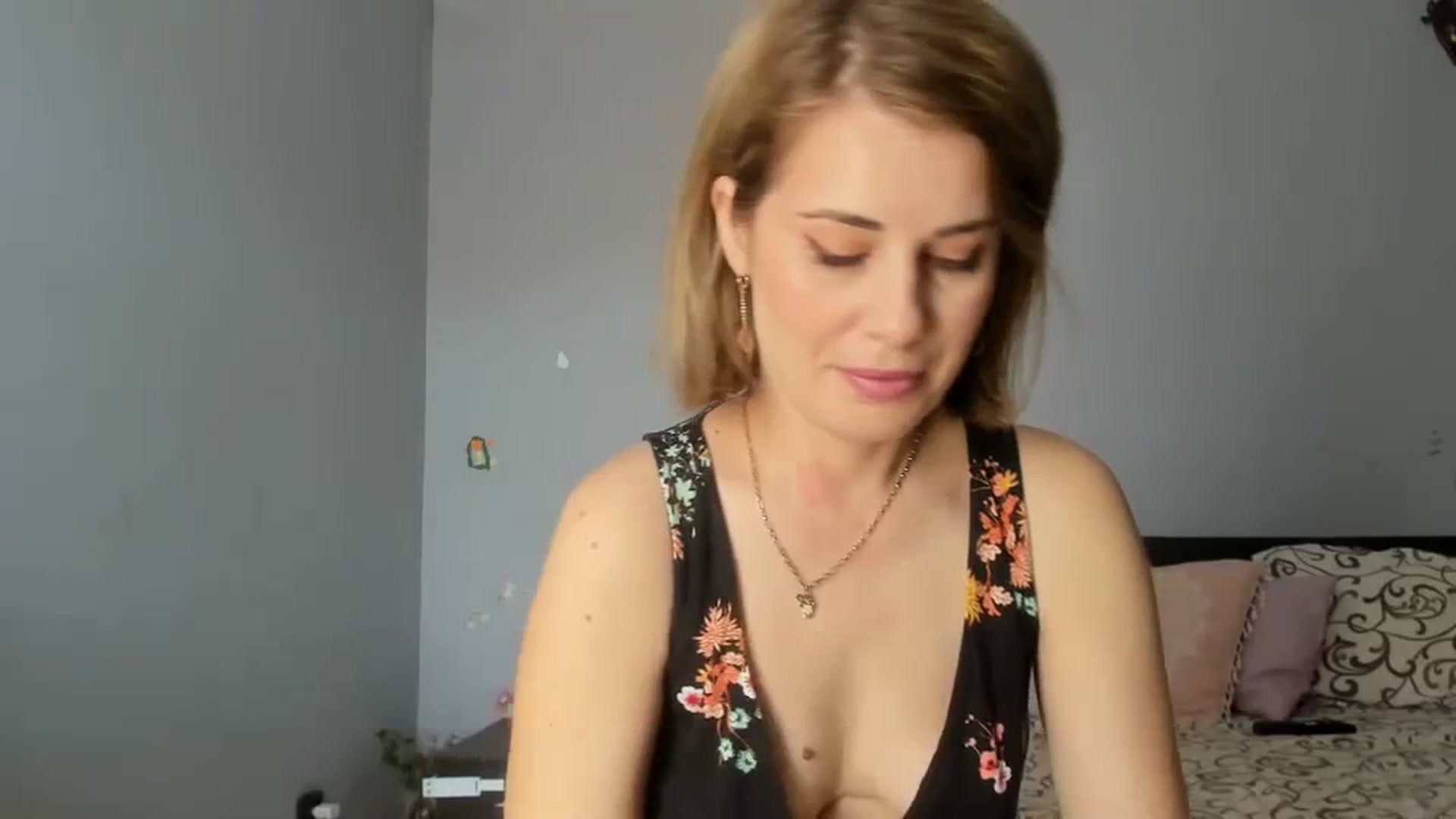 Gallery image thumbnail from PrettyWomen31's myfreecams stream on, 03/22/2024, 09:09 image 12 of 20